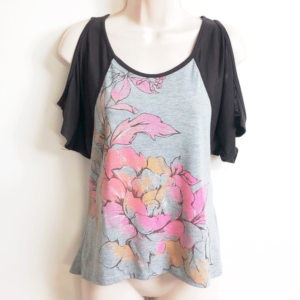 Rewind cold shoulder floral pullover scoop neck gray pink hi low short s…